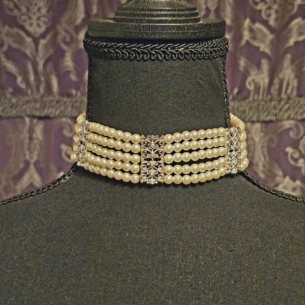 Elegant Four-Strand Faux Pearl Choker